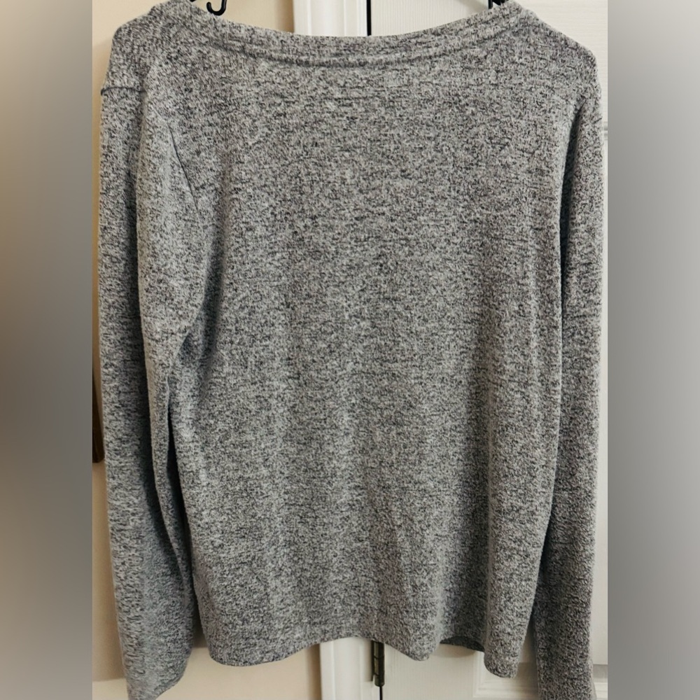 Cozy Top Solid Grey Woman’s M Long Sleeve Top - Picture 3 of 4
